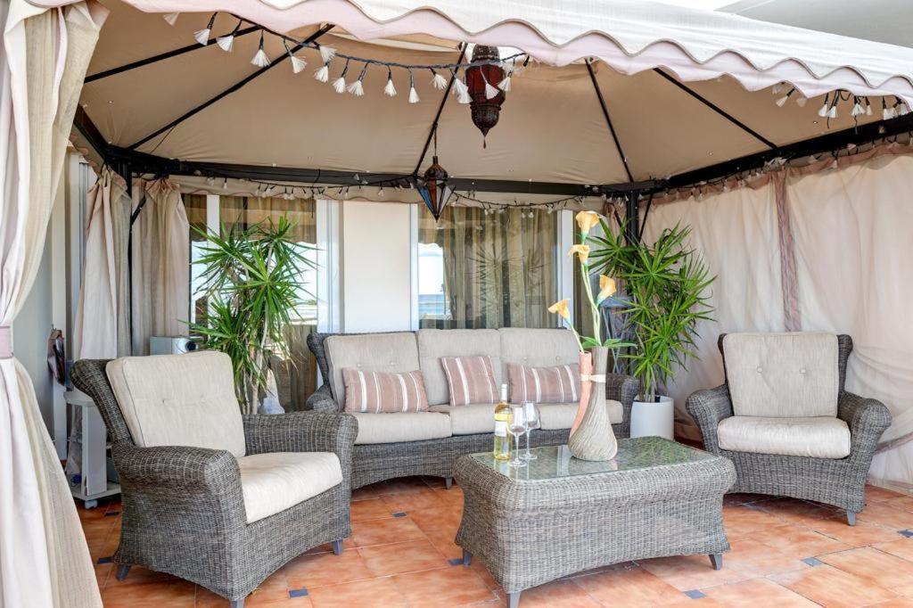 אסטפונה Frontline Beach Apartment - Sinfonia Del Mar מראה חיצוני תמונה